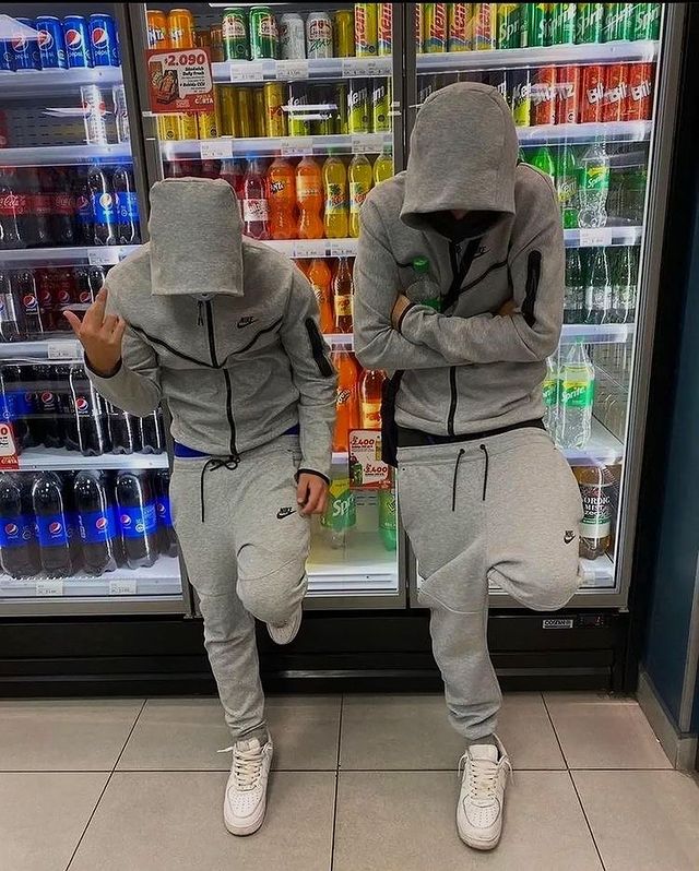 Nike Tech Fleece na modelach