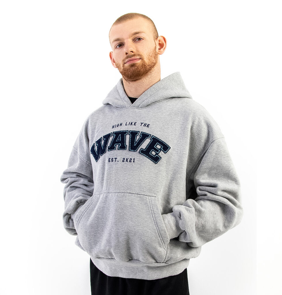 Szara bluza z haftem chenille