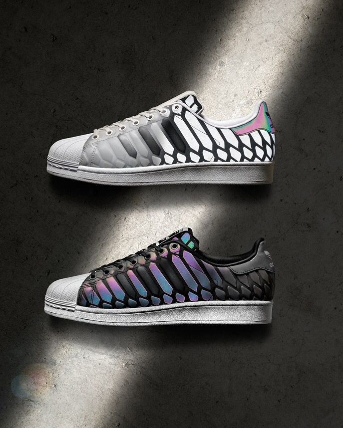 Holograficzne buty - predykcja trendów modowych 2026